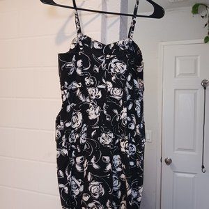 Black and white floral dress XS